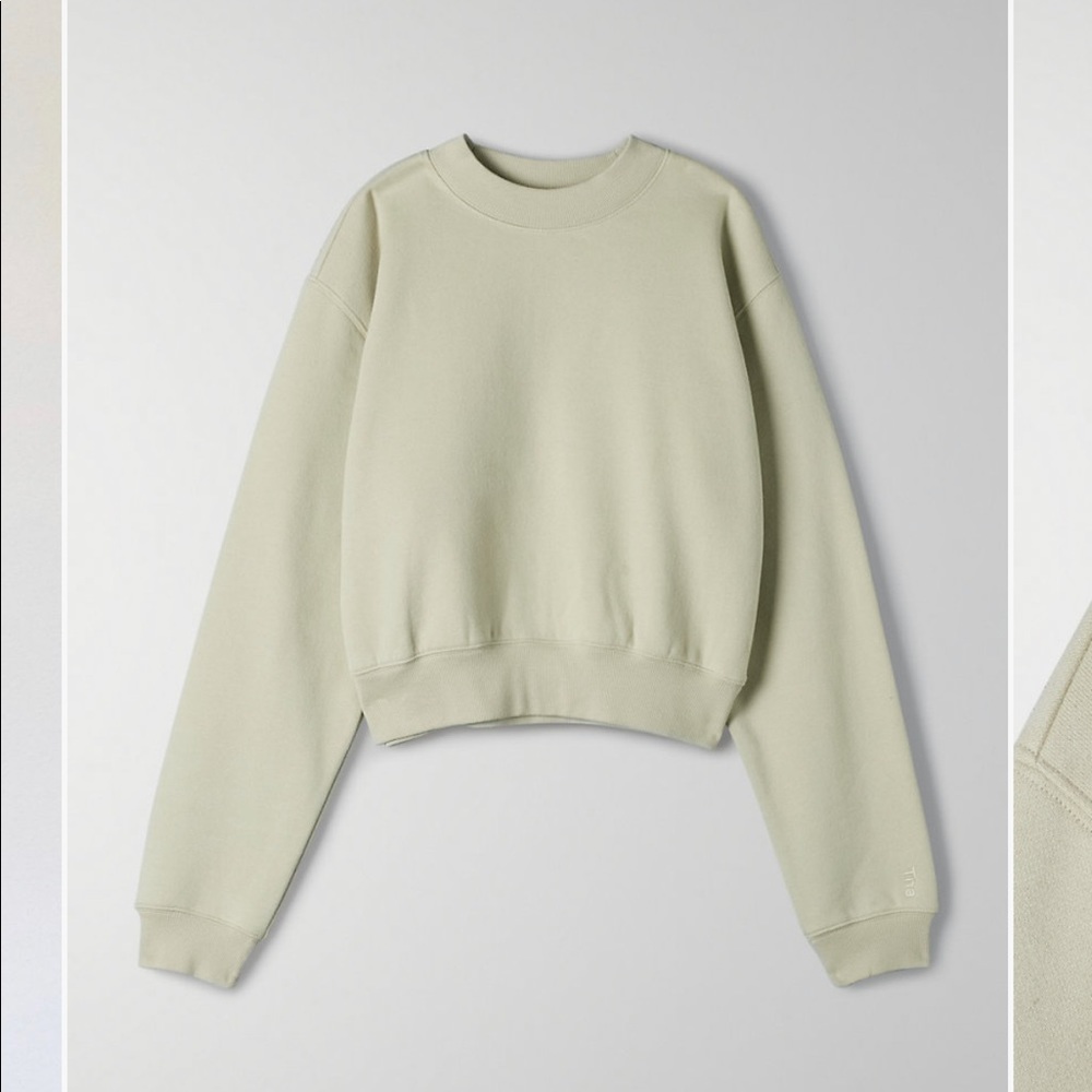 TNA shrunken sweatshirt size L